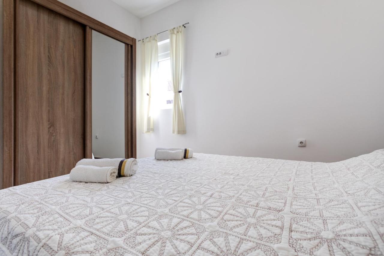 Apartments Lungomare Tivat Exterior photo
