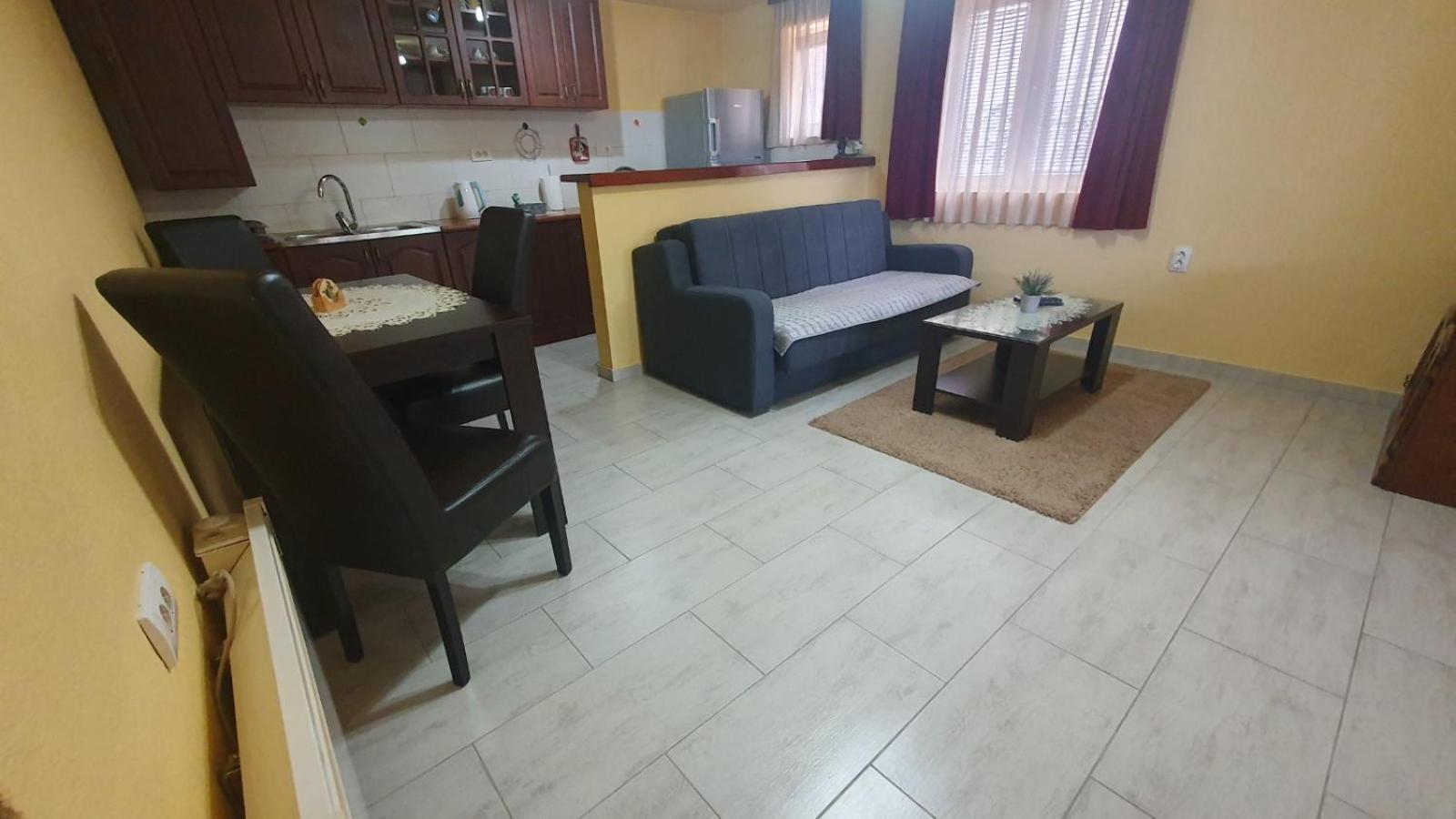 Apartments Lungomare Tivat Exterior photo